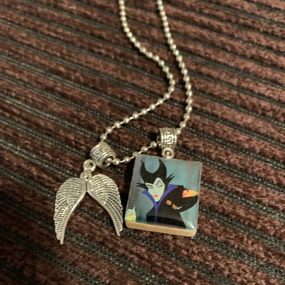 NWOT Disney’s favorite villain Maleficent Necklace